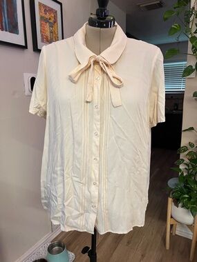 Modcloth Cream Bow-Tie Short Sleeve Blouse
